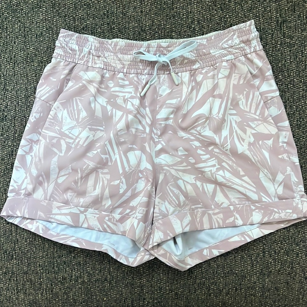 Lululemon Spring Break Away Short - Picture 4 of 6